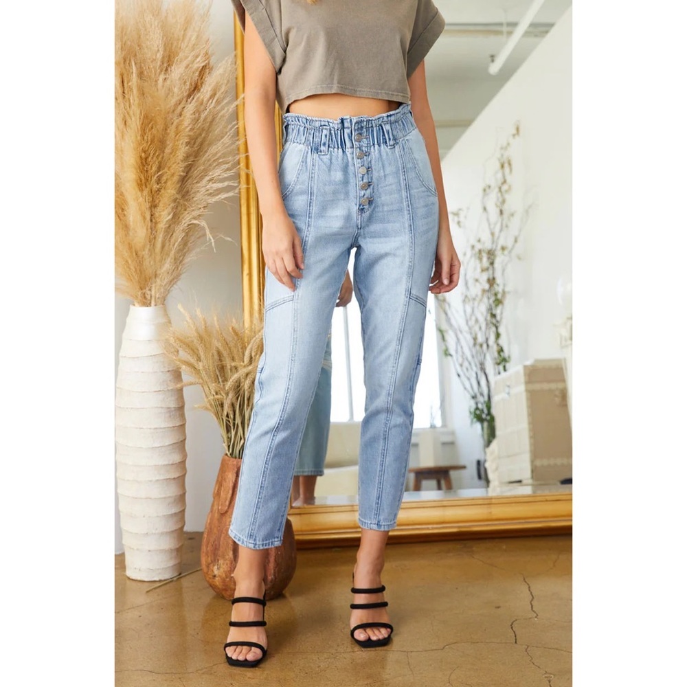 Kancan Light Wash Paperbag Waist High Rise Mom Jeans Size 9/28 NWT